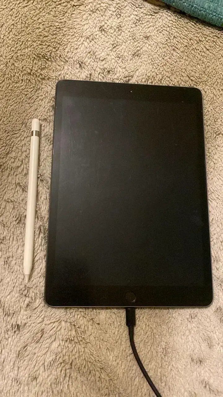 Ipad 8v con lápiz - 1
