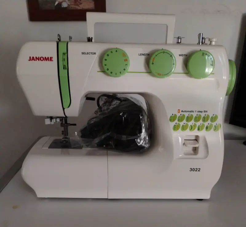 máquina de coser eléctrica marca Janome, - 2