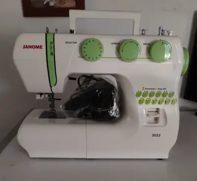 máquina de coser eléctrica marca Janome, - miniatura 2
