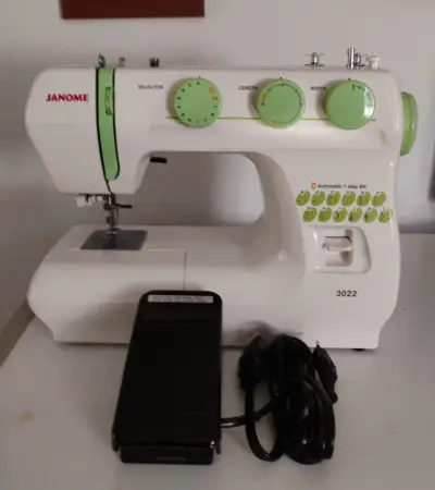 máquina de coser eléctrica marca Janome, - miniatura 3