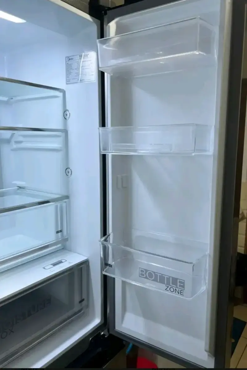 Refrigerador marca Midea 2 puertas - 3