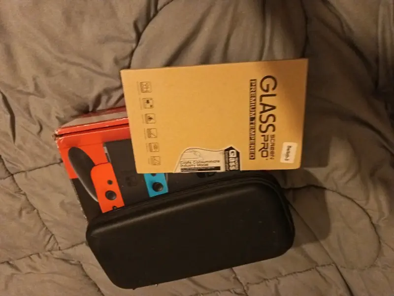 Consola de videojuegos con estuche - 1