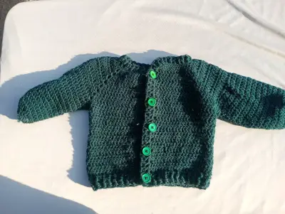 Chaleco tejido verde oscuro - miniatura 3