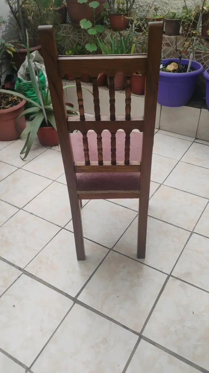 Silla de madera clásica - 1