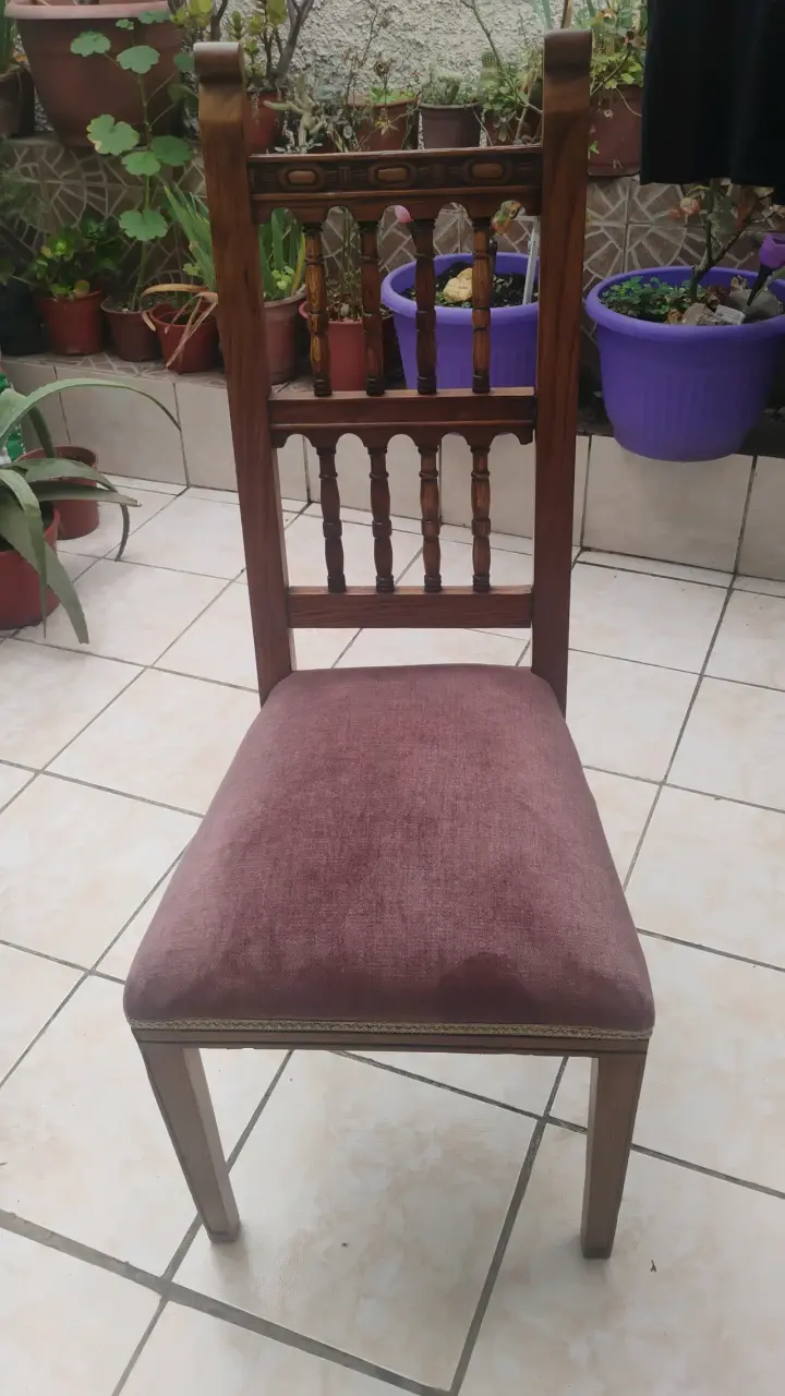Silla de madera clásica - 3