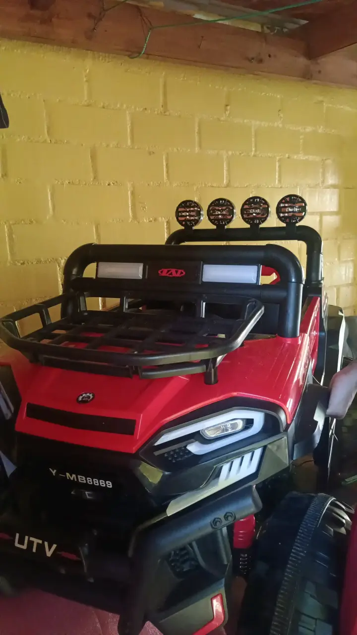 Auto eléctrico infantil rojo - 1