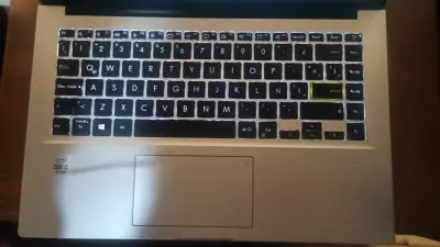 Laptop ASUS VivoBook gris - miniatura 6