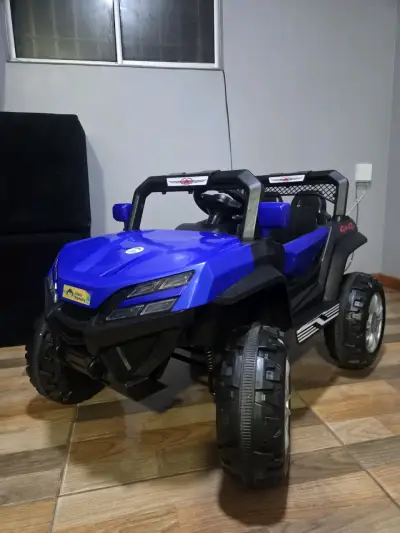 Auto eléctrico azul para niños (control remoto) - miniatura 1