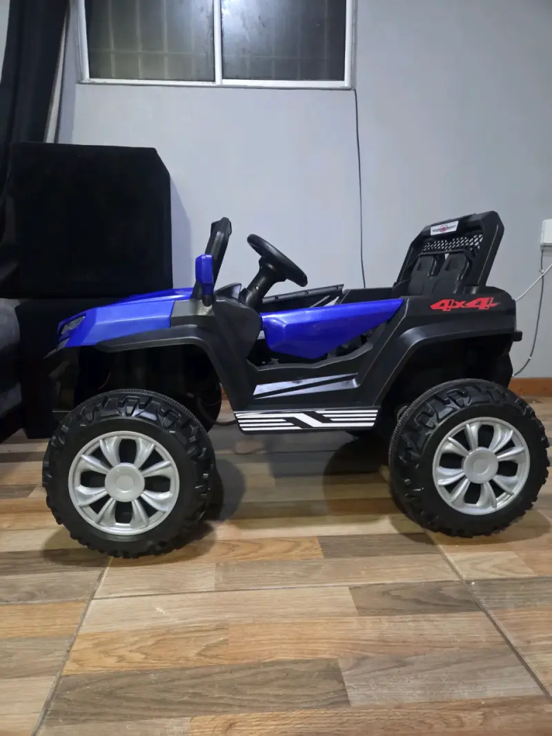 Auto eléctrico azul para niños (control remoto) - 3