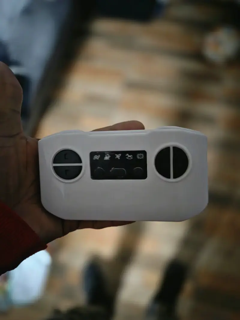 Auto eléctrico azul para niños (control remoto) - 6