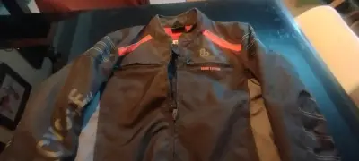 Chaqueta de motociclista negra - miniatura 1