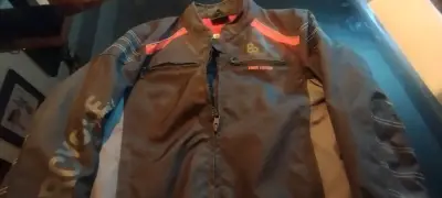 Chaqueta de motociclista negra - miniatura 2
