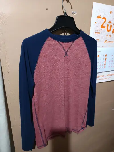 Polera bicolor manga larga de manga corta - miniatura 1