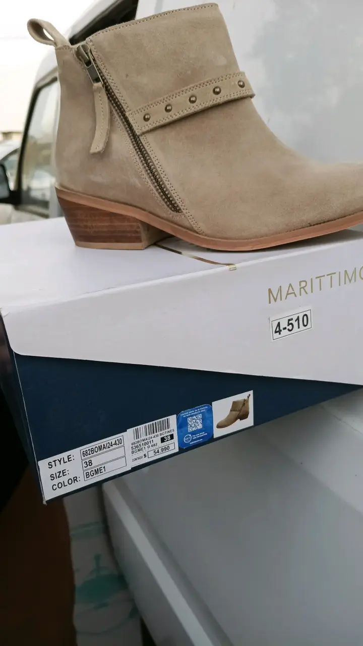 Botines beige con cierre lateral