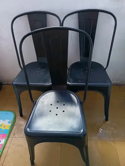 Juego de 3 sillas metálicas negras - miniatura 3