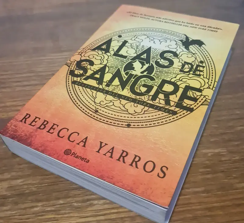 Libro 'Alas de Sangre' de Rebecca Yarros - 4