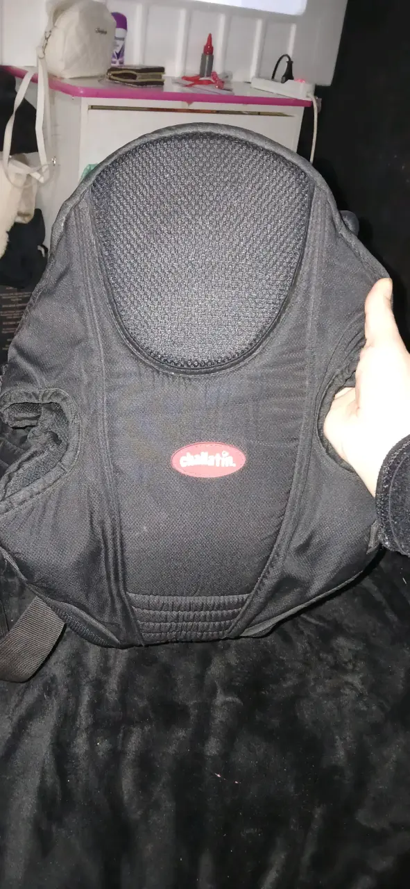 Mochila portabebé negra - 1