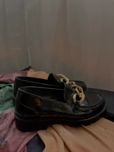 Mocasines Gacel negros con cadena dorada - miniatura 3