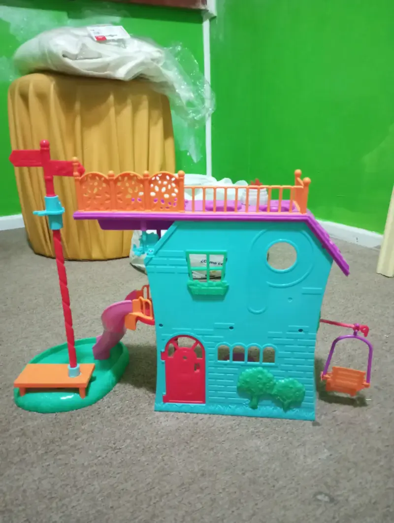 Casa de muñecas pollypocket con auto y accesorios - 3