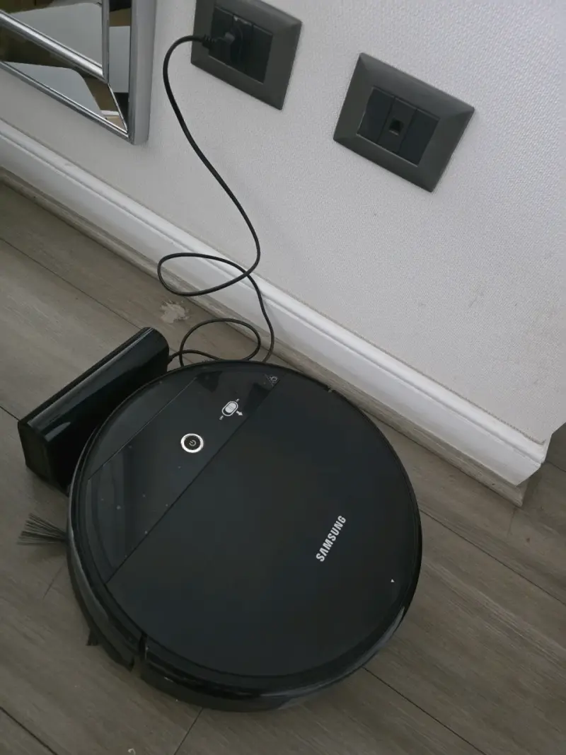 Aspiradora robot Samsung negra - 1