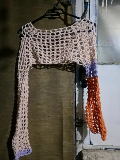 Chaleco tejido a crochet - miniatura 1