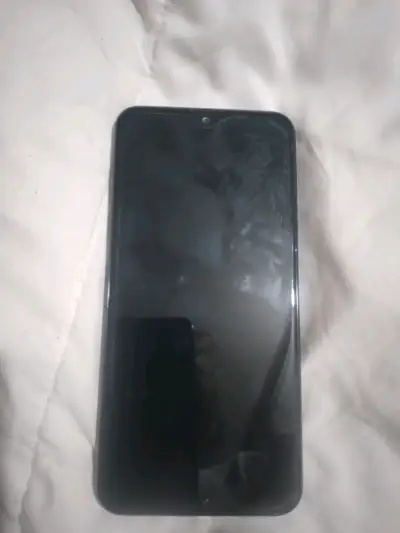 Celular LG Q60 en buen estado - miniatura 2