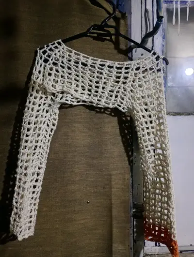 Top tejido a crochet blanco - miniatura 1