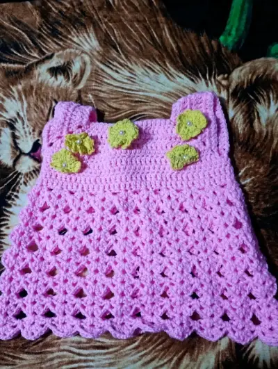 Vestido tejido rosa para bebé - miniatura 1