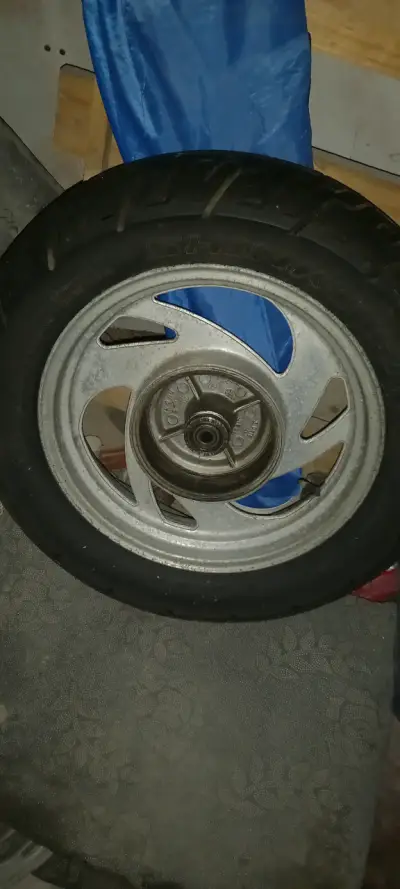 Llanta para moto con neumático - miniatura 4