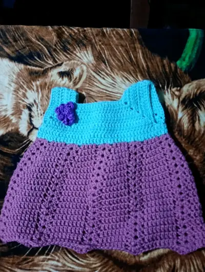 Vestido tejido para niña - miniatura 1