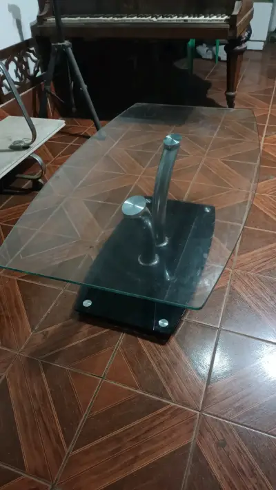 Mesa de centro de vidrio y metal - miniatura 4
