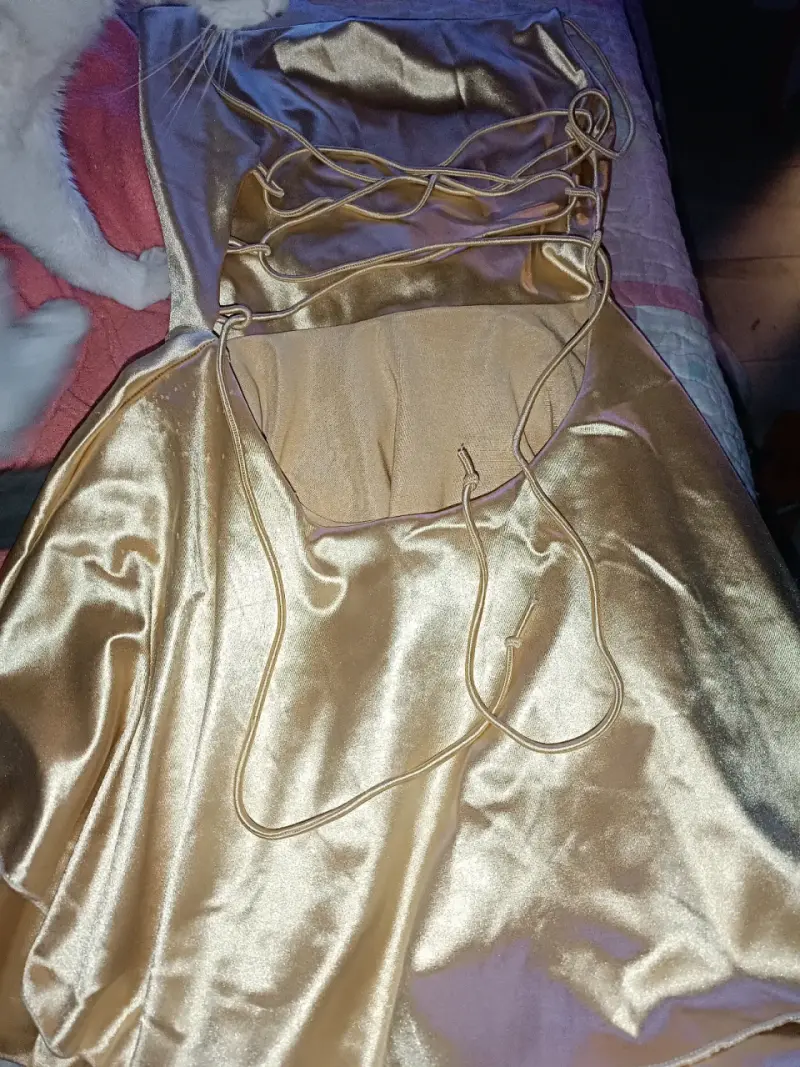 Vestido dorado con tirantes - 4