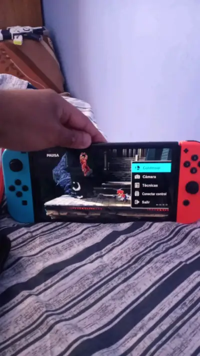 Joycons original con detalles pequeños - miniatura 1