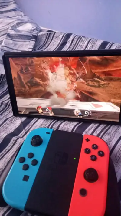 Joycons original con detalles pequeños - miniatura 2