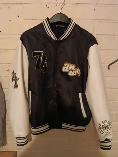 Chaqueta Zara varsity negra y blanca - miniatura 1