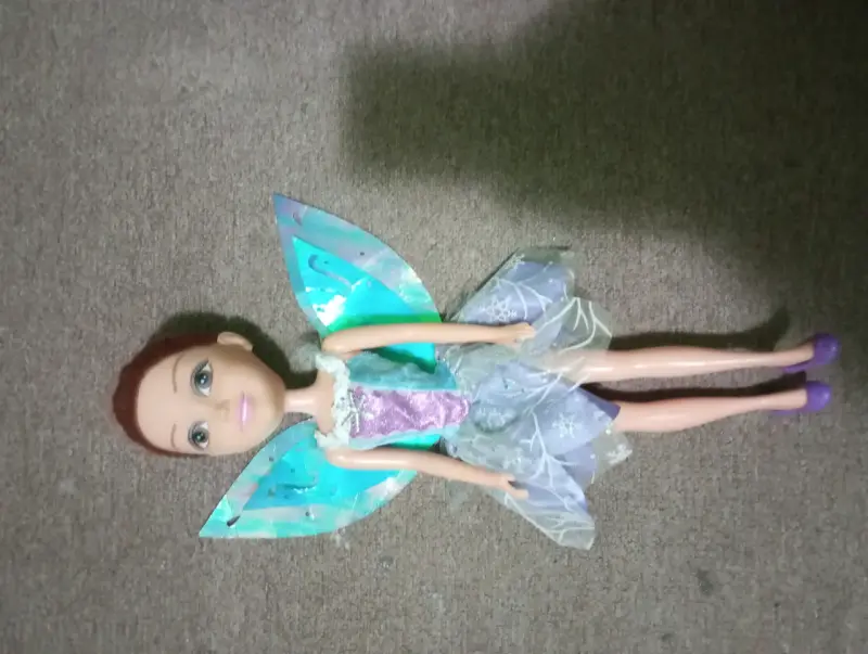 Muñeca hada con alas