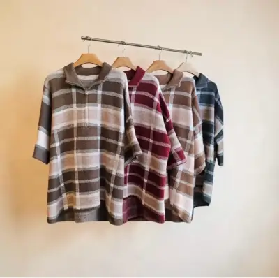 Poncho a cuadros rojos y beige - miniatura 2