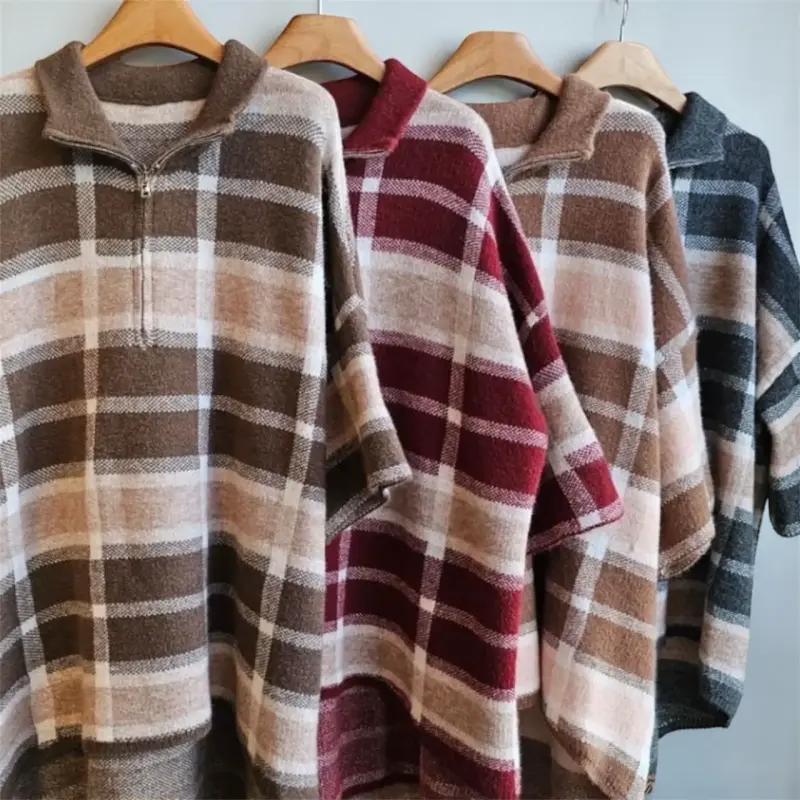 Poncho a cuadros rojos y beige - 4