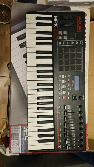 Teclado controlador MIDI usado - miniatura 2