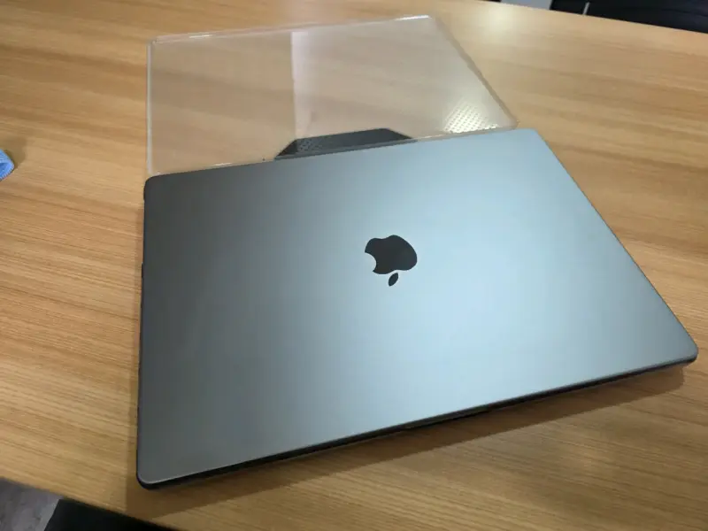 MacBook Pro M1 16" - 3