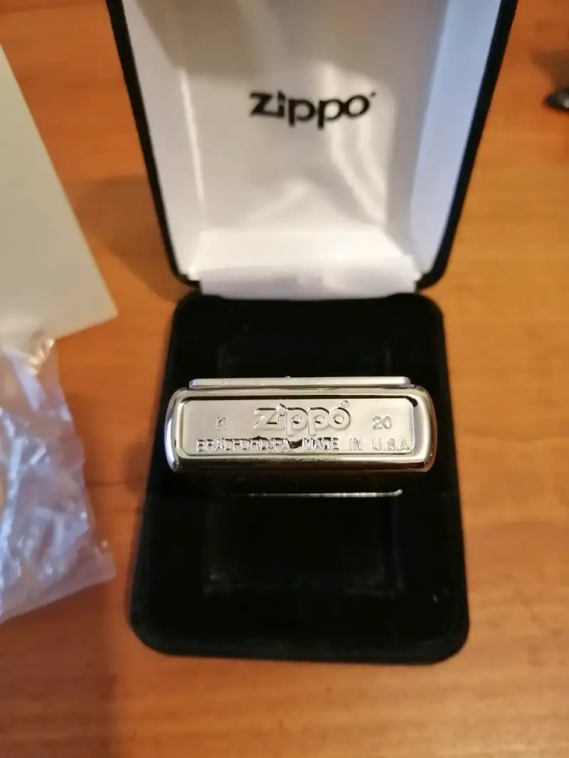Encendedor Zippo dragón metálico - 4