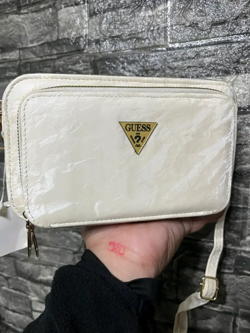 Cartera Guess 3 colores disponibles - 2