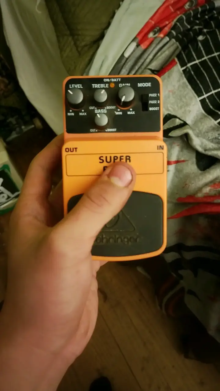 Pedal de efecto Behringer naranja super fuzz - 1