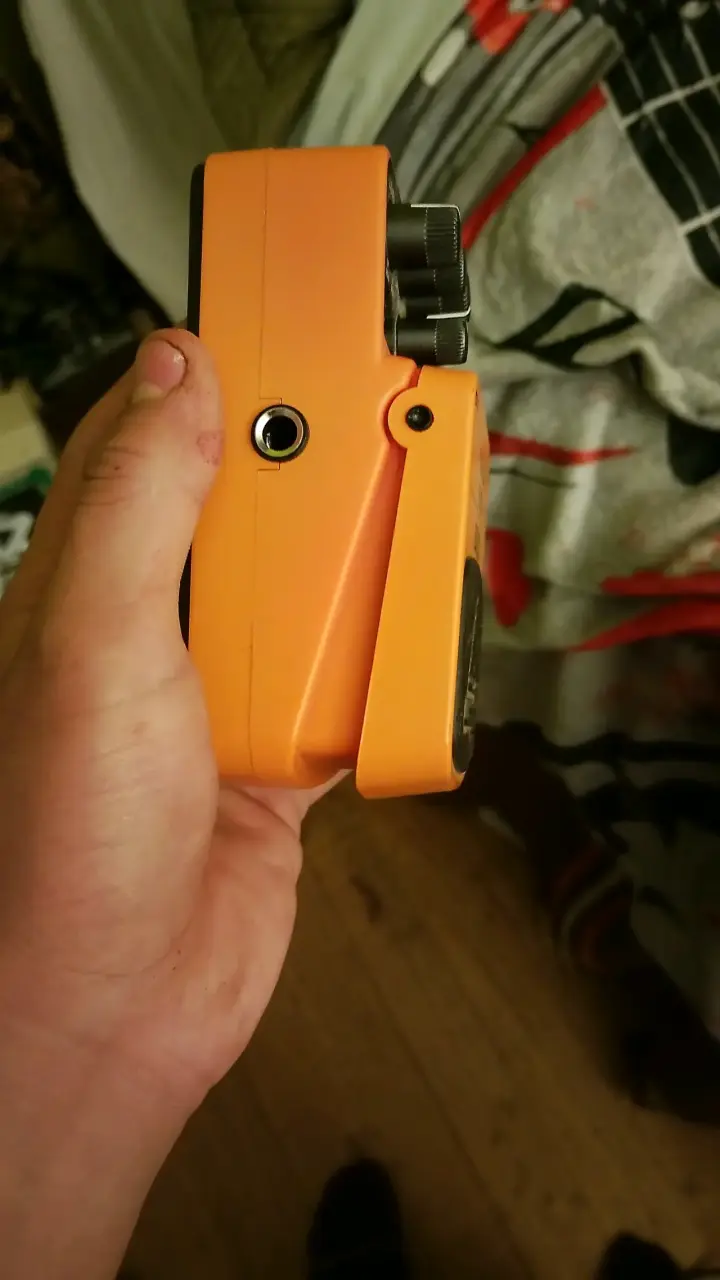 Pedal de efecto Behringer naranja super fuzz - 4