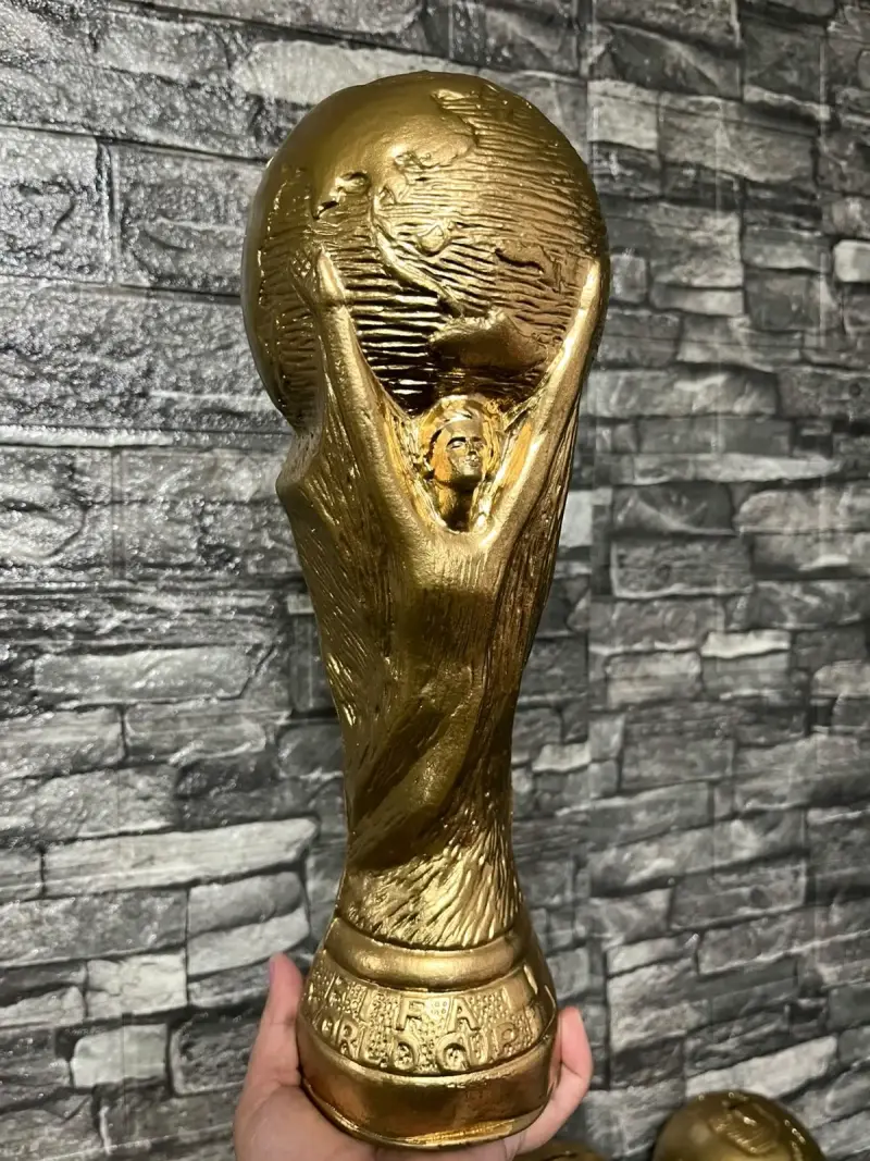 Réplica trofeo Copa del Mundo Alcancía - 1