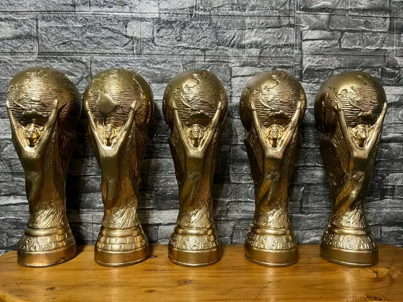 Réplica trofeo Copa del Mundo Alcancía - 2