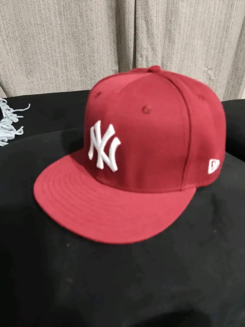 Gorra roja New Era - 1