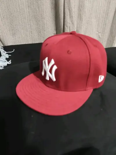 Gorra roja New Era - miniatura 1