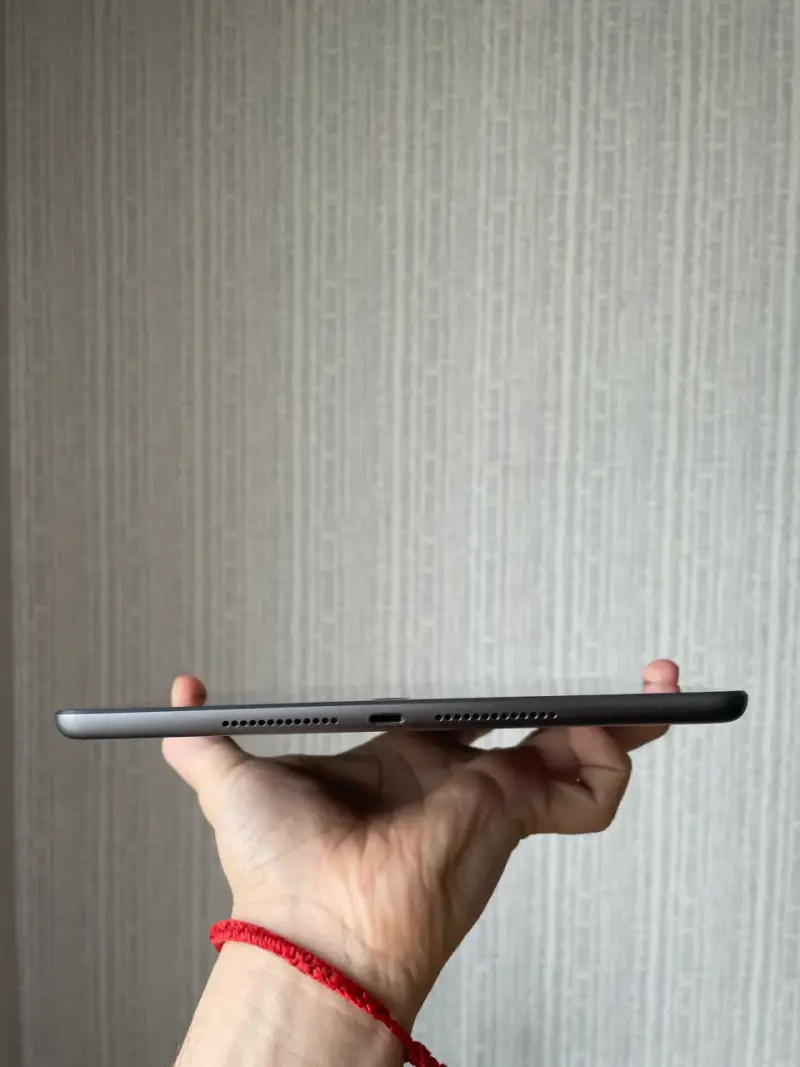 iPad 9na generación 10.2 64 GB - 5