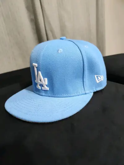 Gorra celeste con logo blanco - miniatura 1